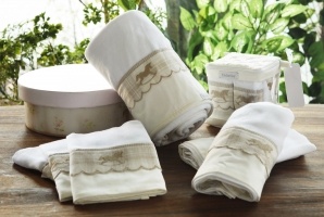 Cavalinho de pau escoc�s bege