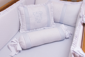 Casinha de abelha azul